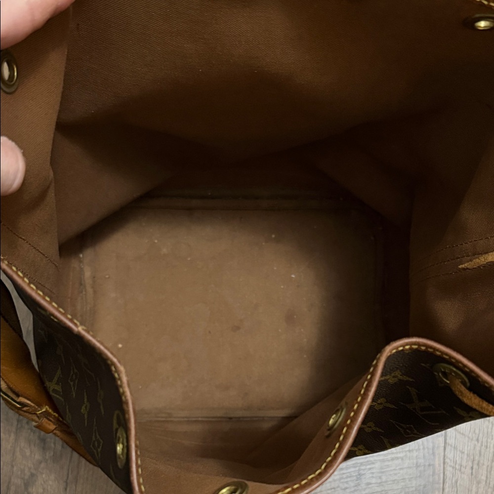 Louis Vuitton Monogram Canvas Shoulder Bag - Picture 3 of 14